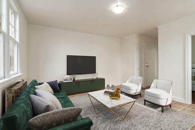 Building Photo - Tudor Manor