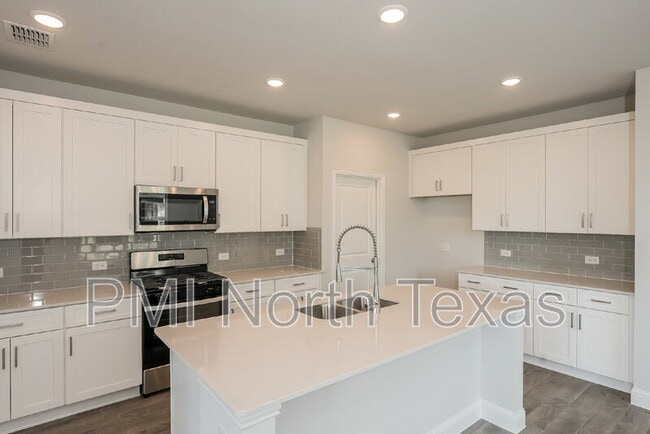 Building Photo - 532 Chianti Dr