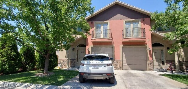 Building Photo - 4 br, 4 bath Townhome - 251 E Ailee Ln.