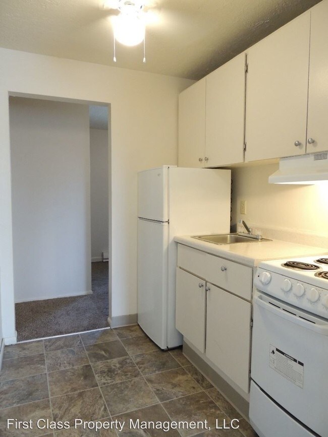 Building Photo - 4555 SW Erickson Ave