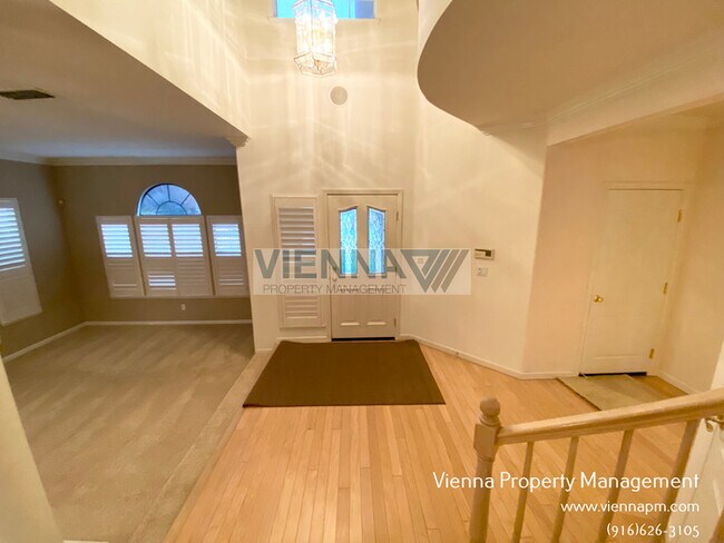 Foto del edificio - 5 Bedroom Rocklin Home
