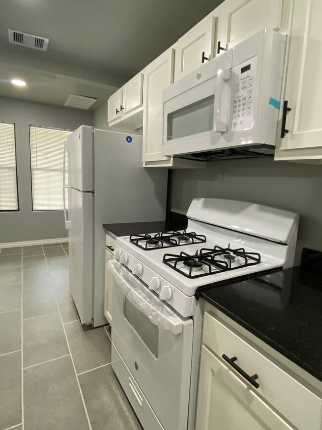 Foto del edificio - 7139 E Newton St