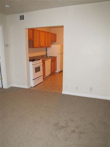 Building Photo - 461 27th St