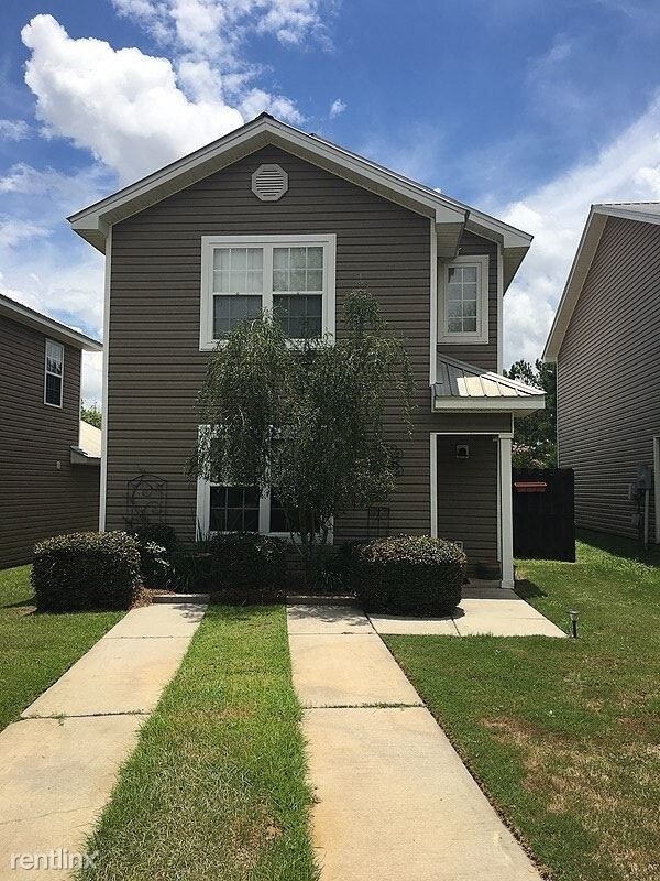 Primary Photo - 3 br, 2.5 bath Townhome - 130 Coral Lane 130