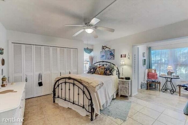 Foto del edificio - 2 br, 2 bath House - 3264 Gifford Ln #108 ...