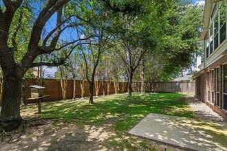 Building Photo - 9610 Champions Cove Dr