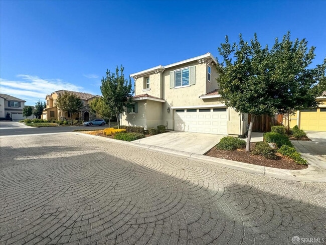 Building Photo - 2210 Salice Way