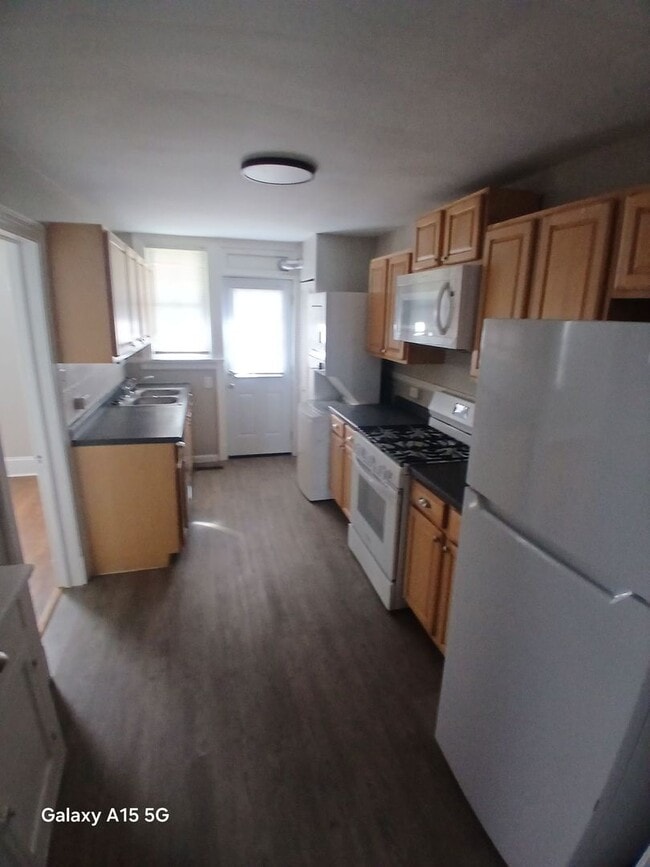 Foto del edificio - 3413 Stuart Ave