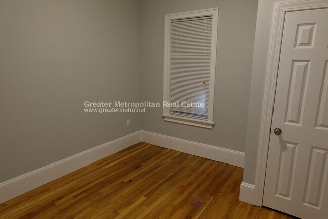 Foto del edificio - 549 E 8th St