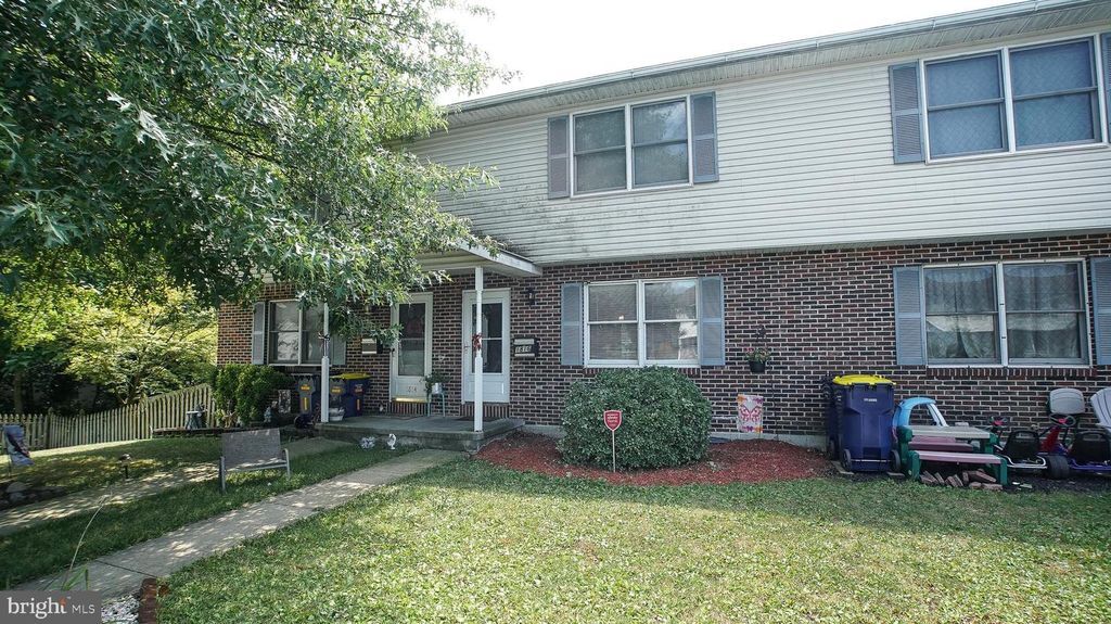 1816 Lakeside Dr, Middletown, PA 17057 Townhome Rentals in Middletown