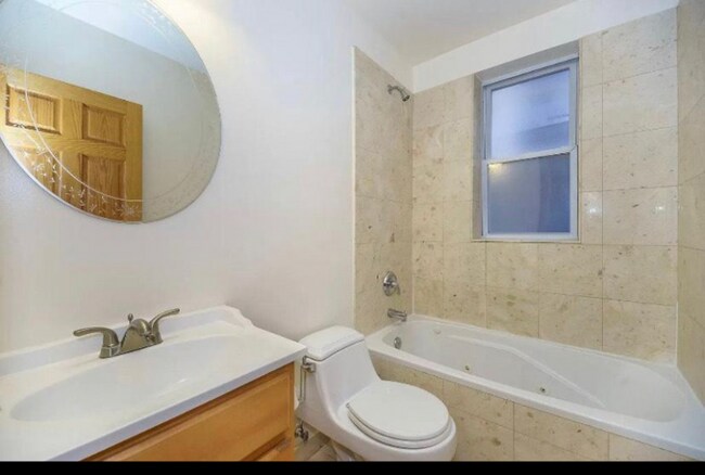 Foto del edificio - 4904 N Drake Ave