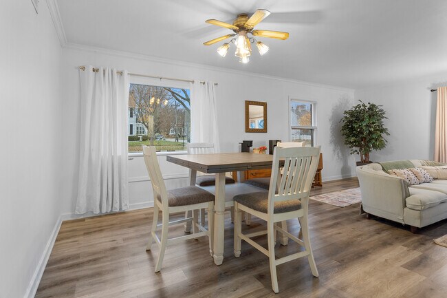 Comedor - 729 Eliza St