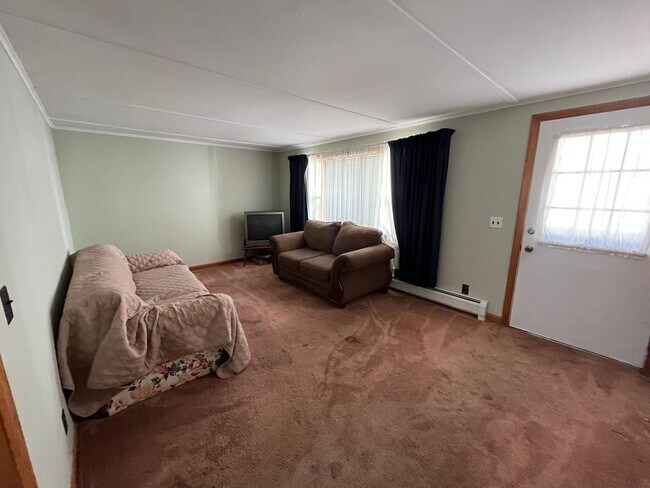 Foto del edificio - Four Bedroom Single Family House for Rent ...