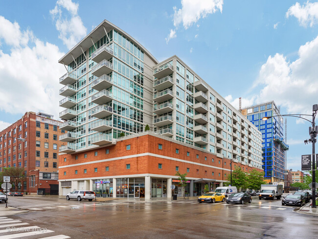 Building Photo - 909 W Washington Blvd
