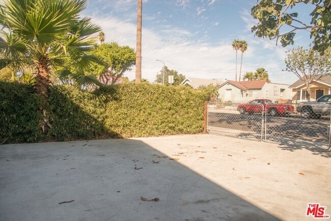 Foto del edificio - 3659 6th Ave