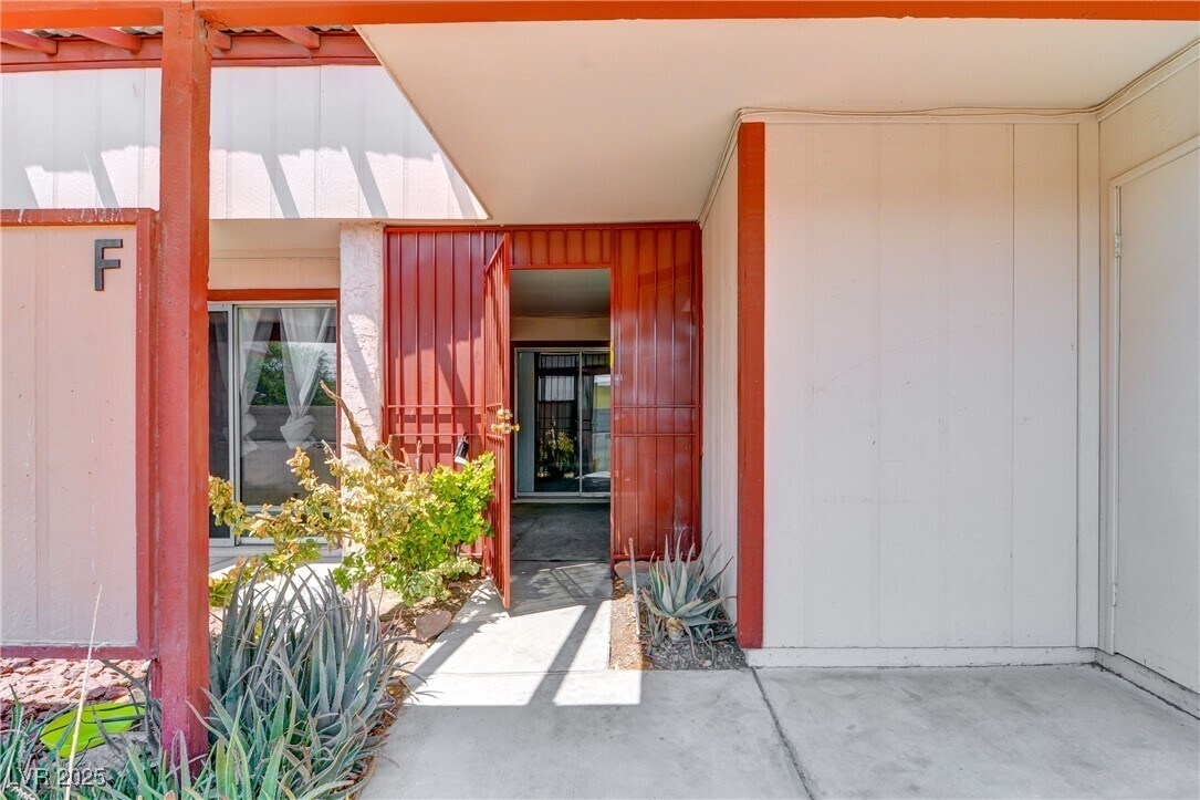 Foto principal - 417 N Lamb Blvd