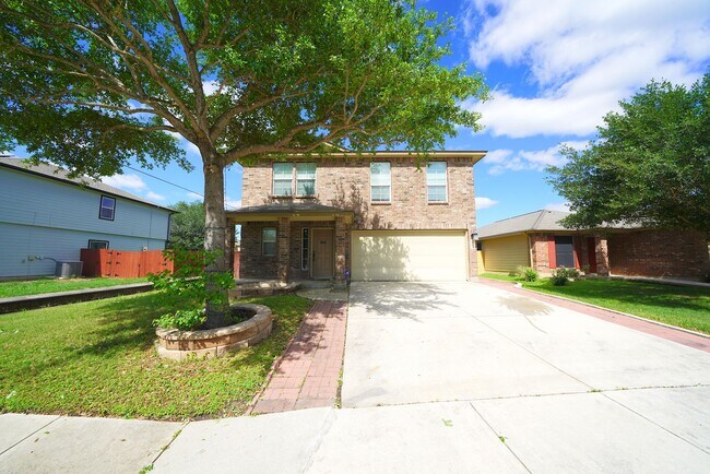 Foto del edificio - Great 4 Bedroom, 2.5 Bathroom Home Now Ava...