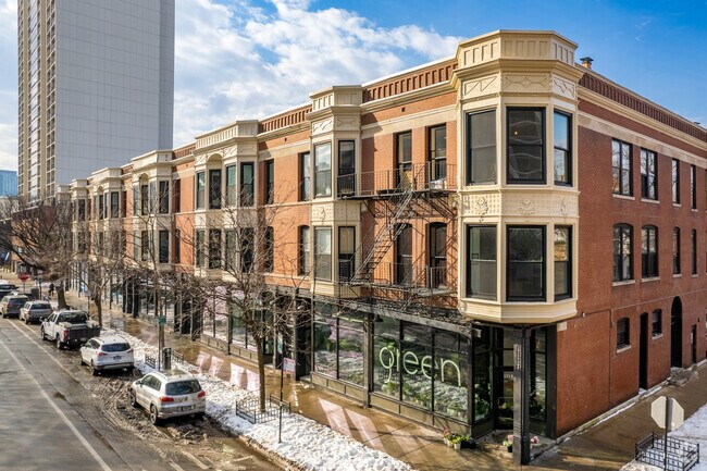 Foto del edificio - 1714-1716 N Wells St