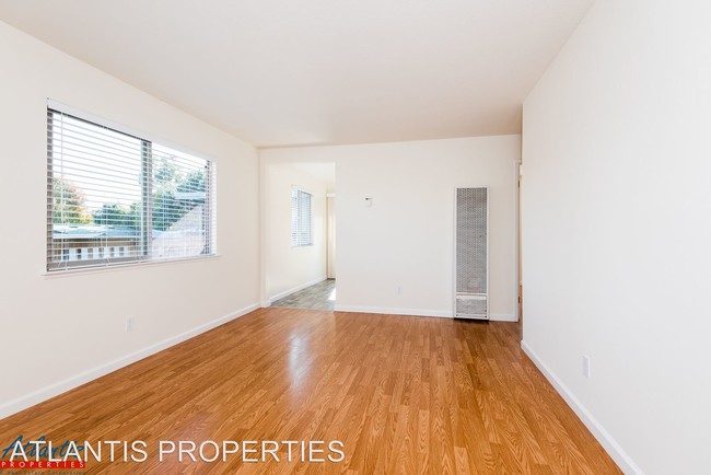 Building Photo - 985 30th Ave