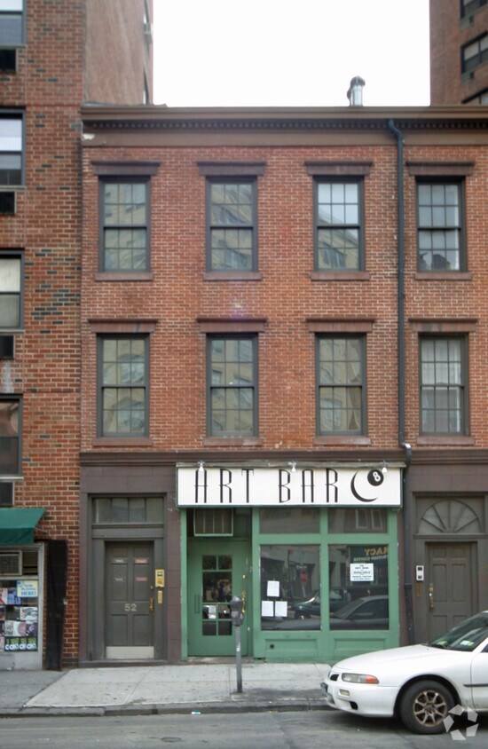 Primary Photo - 52 8th Ave