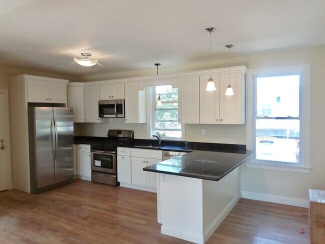 Building Photo - 39 Millmont St