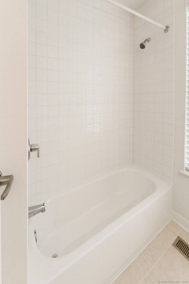 Building Photo - 295 Ashmun St