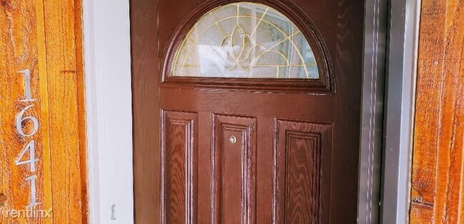 Foto del edificio - 3 br, 1 bath House - 1641 Cedrus Ct