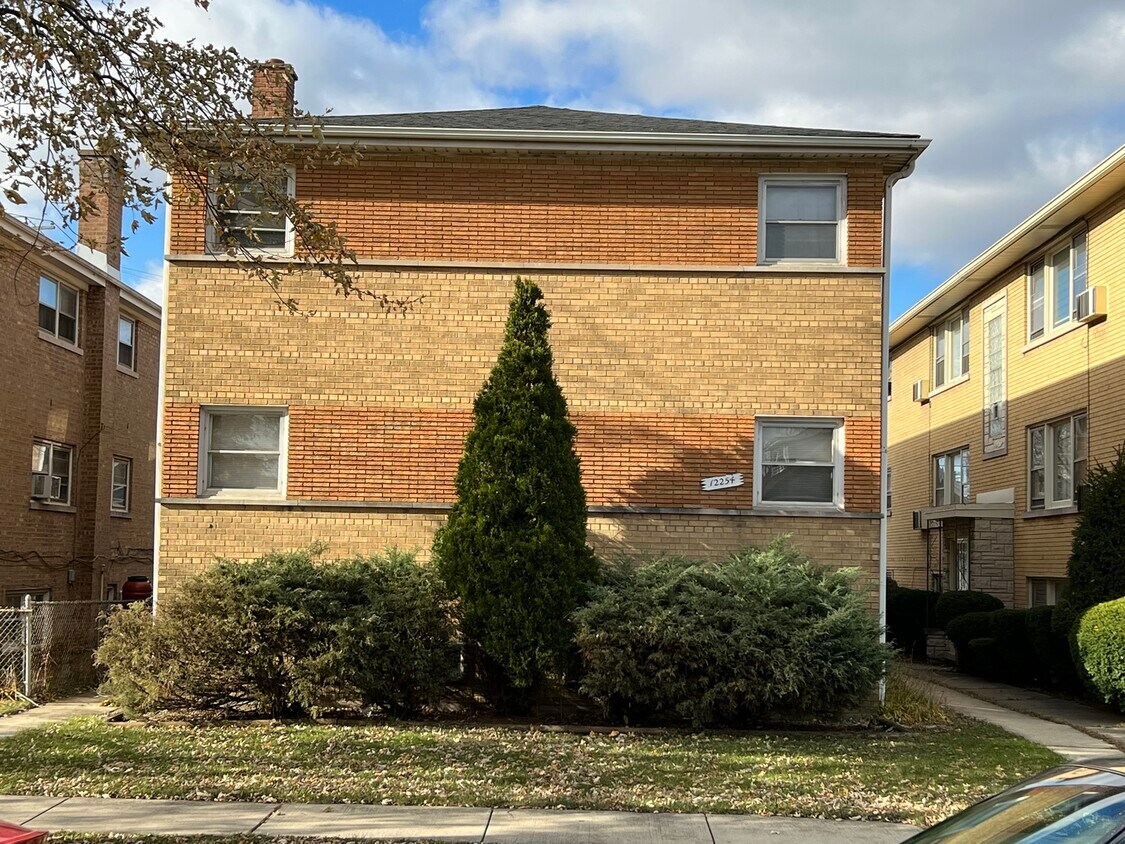 12254 Greenwood Ave Unit 1W, Blue Island, IL 60406 Condo for Rent in