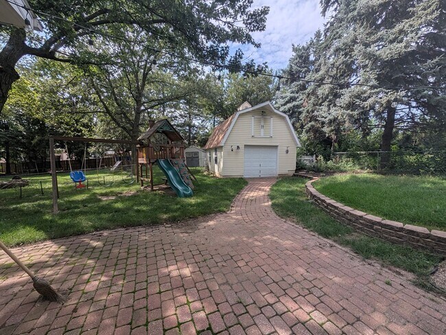 Building Photo - 808 Leprechaun Ln