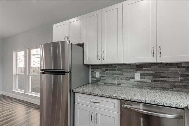 Foto del edificio - 8204 Moon Beam St