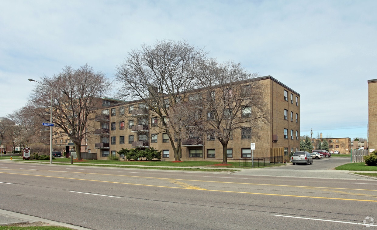 Photo du bâtiment - 1002 Lawrence Ave East