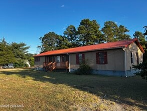 Building Photo - 942 U.S. Rte 1