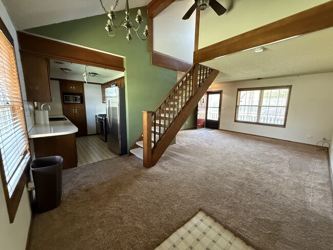 Foto del edificio - 2208 Timbercrest Dr
