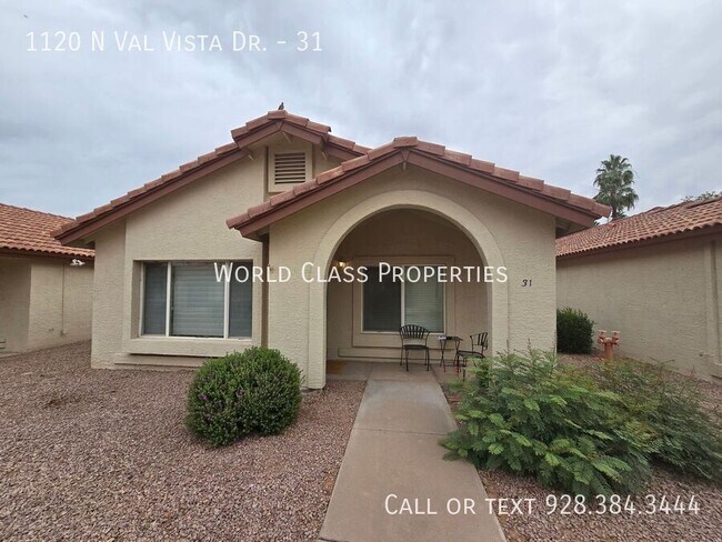 Foto del edificio - 1120 N Val Vista Dr