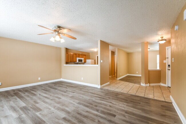 Foto del edificio - 2382 Collins Way