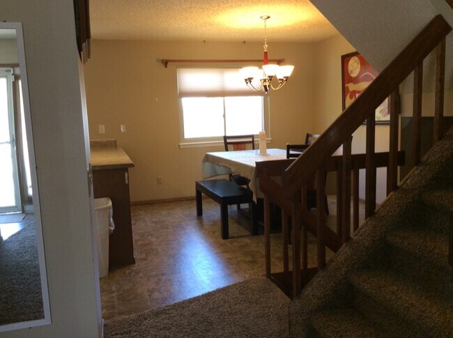 Building Photo - 3858 Smoke Tree Dr