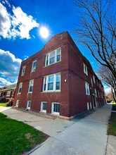 Building Photo - 4045 W Argyle St