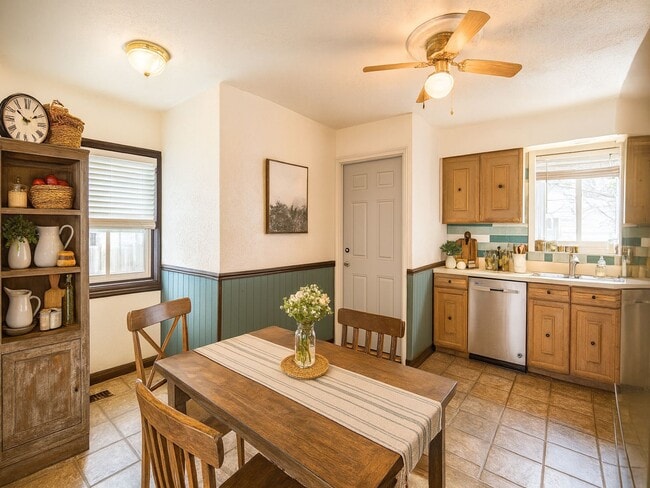 Building Photo - 2BR w/ Jetted Tub in North Salt Lake