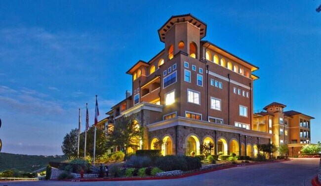 Foto del edificio - 7201 Ranch Rd 2222