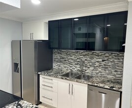 Building Photo - 5550 N Braeswood Blvd