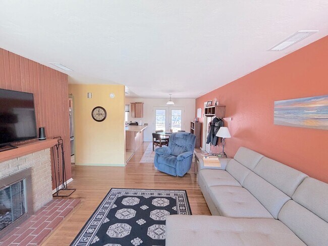 Foto del edificio - Charming 3 Bedroom, 2 Bathroom NE ABQ Home. Refrigerated Air! Spacious backyard. Near Uptown