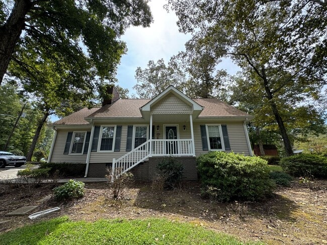 Building Photo - Large 3/2 House off Kingston Hwy- $2,195