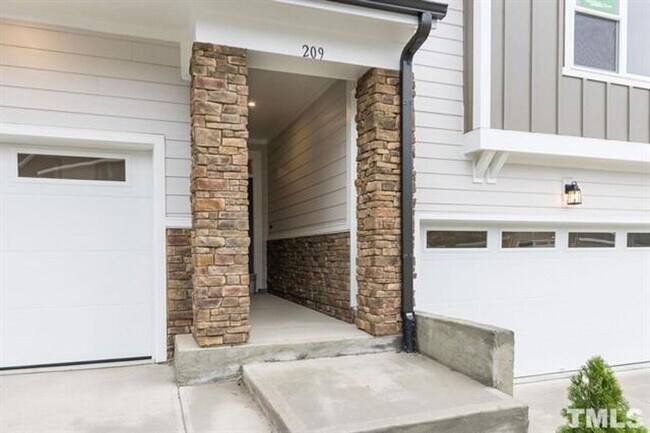 Foto del edificio - 209 Deardom Way, Chapel Hill, NC  27516