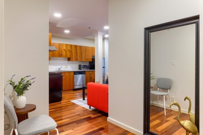 Building Photo - 440 Richards St