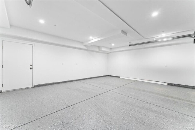 Building Photo - 3 br, 3 bath Townhome - 14222 Tiara St Apt 2