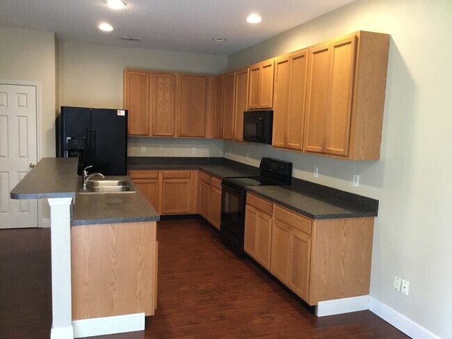 Building Photo - 7144 Country Run Parkway