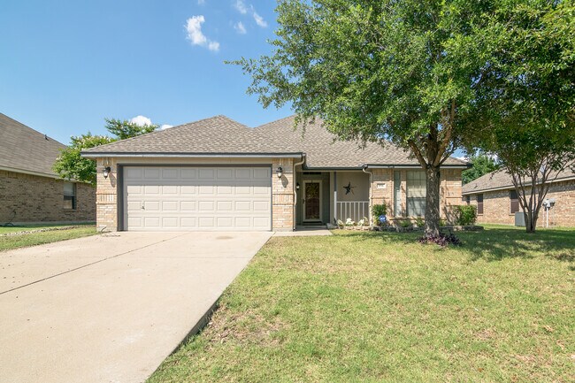 Garaje para dos coches - 956 Carlin Ln