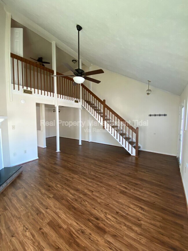 Foto del edificio - 10 Parkway Dr