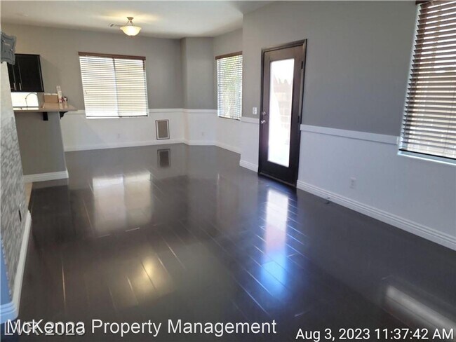Foto del edificio - 3 br, 2.5 bath House - 10619 Lessona St