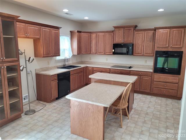 Building Photo - 175 Springfield Meadow Dr